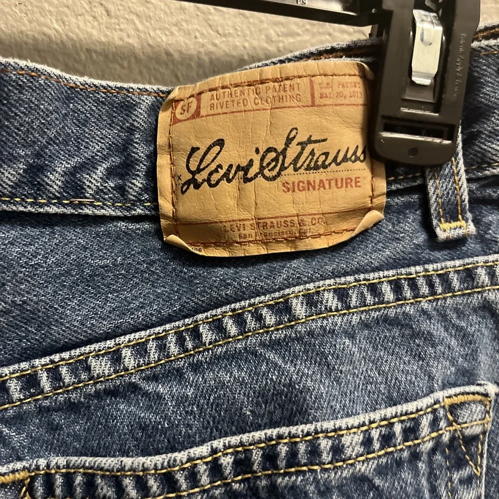 Signature Levi‎ Strauss Womens Relaxed Fit  Jeans Sz 16 Short Medium Wash